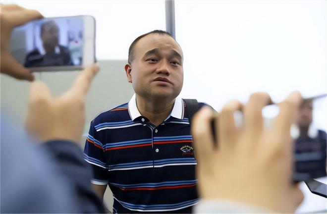 熊猫体育5年前因批评“鸿茅药酒”被跨省抓捕的医学硕士如今怎样？(图13)