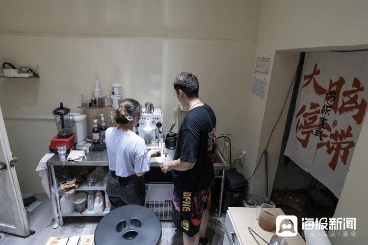 熊猫体育·(中国)官方网站城中村人物志③丨在村里开咖啡馆理想很丰满现实很骨感(图4)